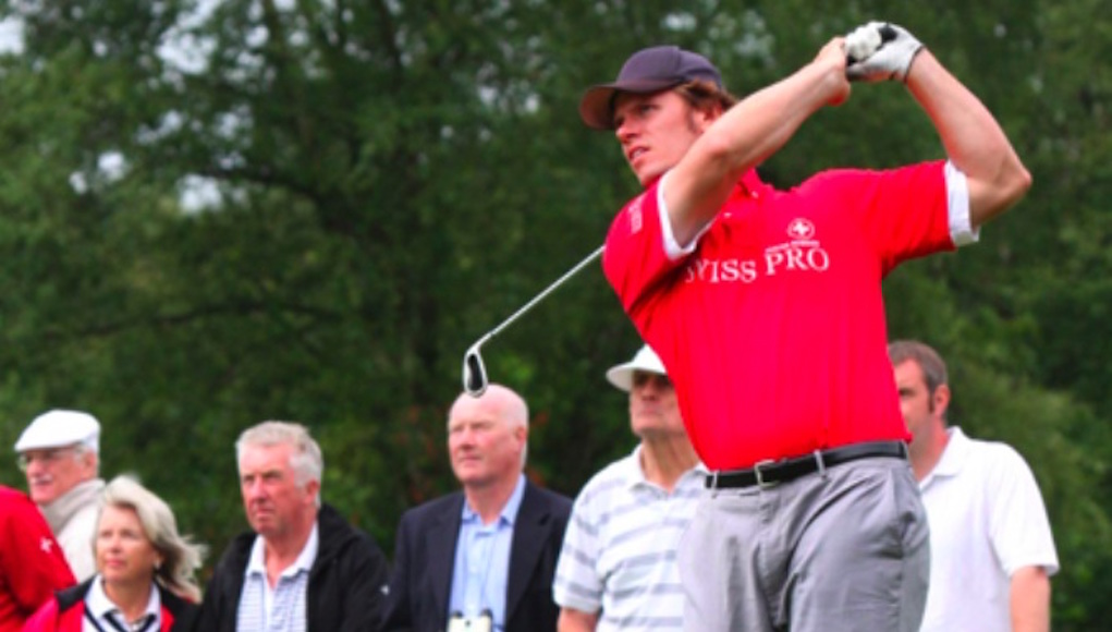 Jaacob Bowden hits an 8-iron in to a Par 3 during British Open Qualifying